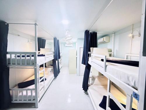 Dee Dee Sea Front in Ko Phi Phi Dee Dee Sea Front in Ko Phi Phi