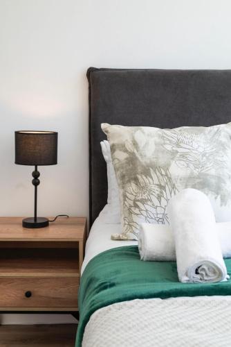 Claremont Apartment With Three Bedrooms