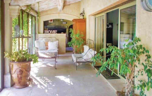 Фасада на хотела, Pet Friendly Home In Cavaillon in Кавайон Фасада на хотела, Pet Friendly Home In Cavaillon in Кавайон