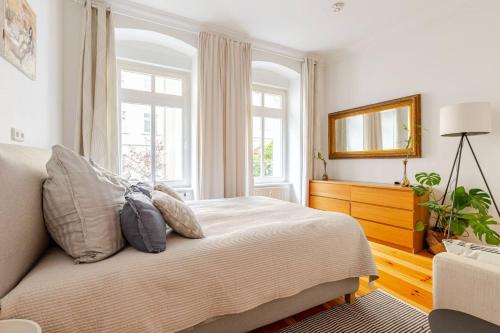 STUDIO IN EINEM RUHIGEN GARTEN, in der MITTE