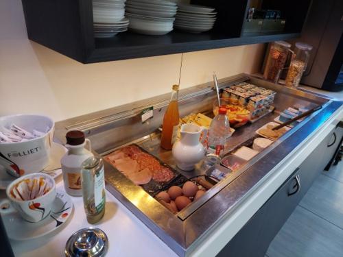 Food and beverages, Brit Hotel Confort Rouen Centre in Rouen Food and beverages, Brit Hotel Confort Rouen Centre in Rouen