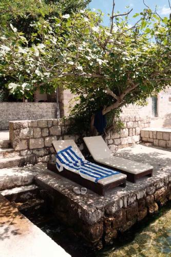 MARETA II - waterfront in Ljuta MARETA II - waterfront in Ljuta