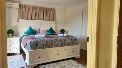 3 BR house with pool