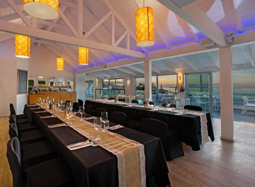 Restaurant, Waiheke Island Resort Conference & Accomodation Centre in Ostend Restaurant, Waiheke Island Resort Conference & Accomodation Centre in Ostend