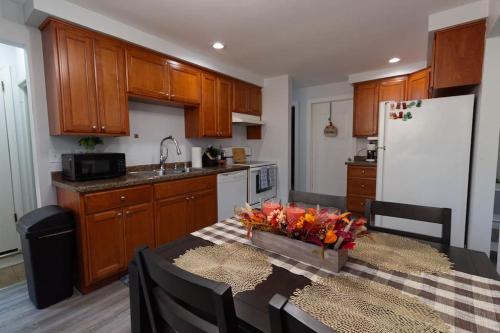 Mi Casa Su Casa, 28 minutes from Lambeau Field! in Kimberly (WI) Mi Casa Su Casa, 28 minutes from Lambeau Field! in Kimberly (WI)