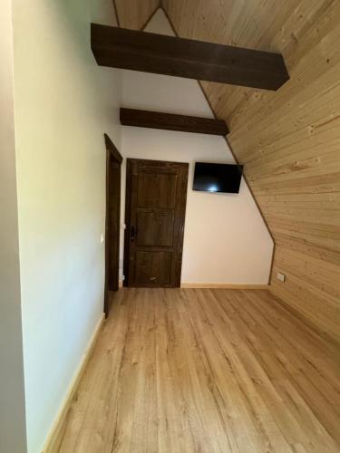 Căsuța de la vâltoare (Casuta de la valtoare) in Vadu Izei Căsuța de la vâltoare (Casuta de la valtoare) in Vadu Izei