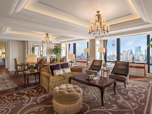 Facilities, Waldorf Astoria Shanghai On the Bund near Shanghai Temple Of the Town God (Chenghung Miao) Facilities, Waldorf Astoria Shanghai On the Bund near Shanghai Temple Of the Town God (Chenghung Miao)