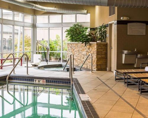 Bazen, Cambria Hotel Appleton in Appleton (WI) Bazen, Cambria Hotel Appleton in Appleton (WI)