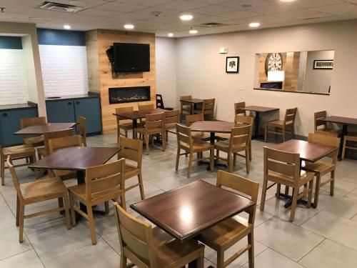 Comida y bebida, Country Inn & Suites by Radisson, Emporia, VA in Emporia Comida y bebida, Country Inn & Suites by Radisson, Emporia, VA in Emporia