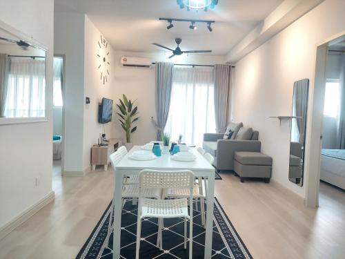 KLIA Travel Homestay - 3R 2B - WIFI & NETFLIX in Kuala Lumpur KLIA Travel Homestay - 3R 2B - WIFI & NETFLIX in Kuala Lumpur