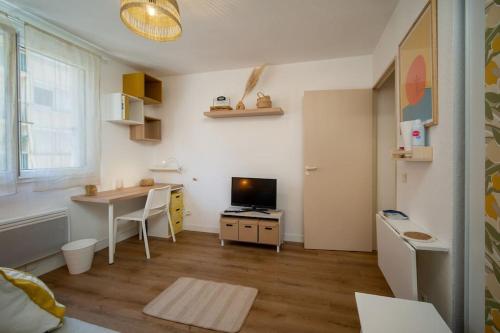 Appartement tout equipe a cote de la Marseille Timone in District 05 Appartement tout equipe a cote de la Marseille Timone in District 05