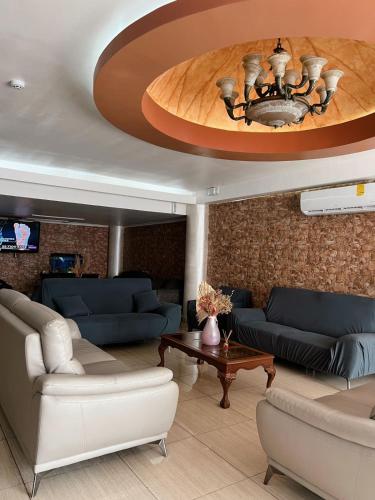 Előcsarnok, Hotel Internacional de Colón (Hotel Internacional de Colon) in Colón Előcsarnok, Hotel Internacional de Colón (Hotel Internacional de Colon) in Colón