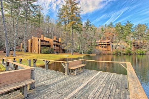 Uitzicht, Foxhunt at Sapphire Valley in Sapphire (NC) Uitzicht, Foxhunt at Sapphire Valley in Sapphire (NC)