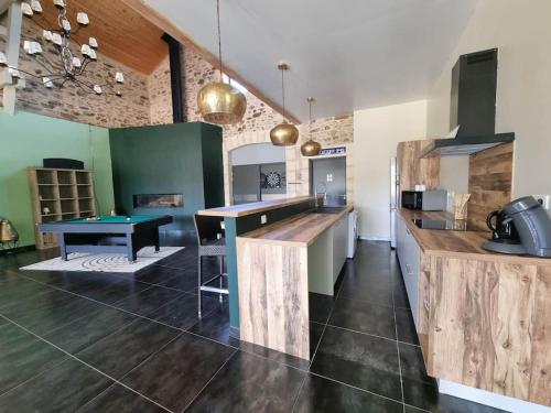 Le Quai - Gîte atypique (Le Quai - Gite atypique) in Oradour-sur-Vayres Le Quai - Gîte atypique (Le Quai - Gite atypique) in Oradour-sur-Vayres