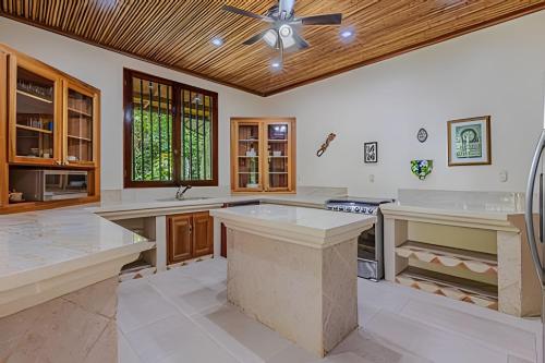 Private Jungle Home Sorrounded By Two Creeks in Dominical Private Jungle Home Sorrounded By Two Creeks in Dominical