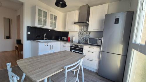 Appartement Clara Parking Gratuit in Mont-Saint-Aignan Appartement Clara Parking Gratuit in Mont-Saint-Aignan