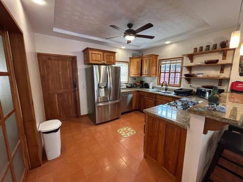 Casa Dominical, Beachfront And Fully Equipped in 多米尼卡爾 Casa Dominical, Beachfront And Fully Equipped in 多米尼卡爾