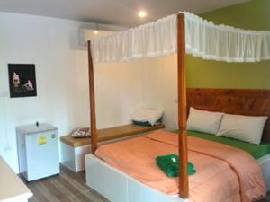 This photo about Sichang Hut shared on HyHotel.com