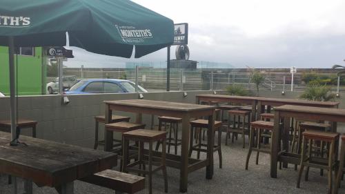 Balcony/terrace, Railway Hotel Greymouth in Greymouth Balcony/terrace, Railway Hotel Greymouth in Greymouth