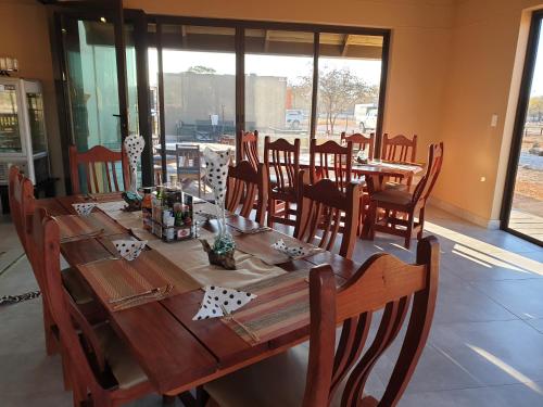 Callies Game Lodge Safaris in טסומב Callies Game Lodge Safaris in טסומב