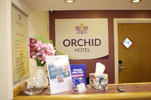 Lobby, Orchid Epsom; Sure Hotel Collection by Best Western in Greater London South West Lobby, Orchid Epsom; Sure Hotel Collection by Best Western in Greater London South West