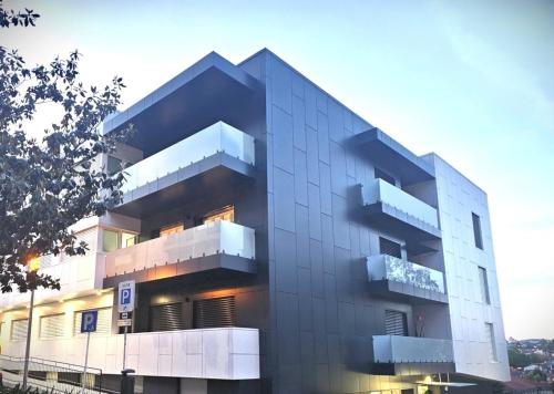 Guimarães City Center by LuxiStay (Guimaraes City Center by LuxiStay) in อูร์เกเซส Guimarães City Center by LuxiStay (Guimaraes City Center by LuxiStay) in อูร์เกเซส