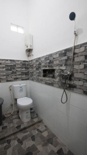 Bathroom, Alicia Bondowoso in Bondowoso Bathroom, Alicia Bondowoso in Bondowoso