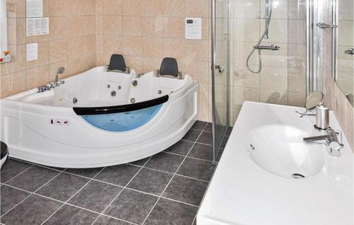 Bany, Holiday Home Ellemose Sydals V in Sydals Bany, Holiday Home Ellemose Sydals V in Sydals