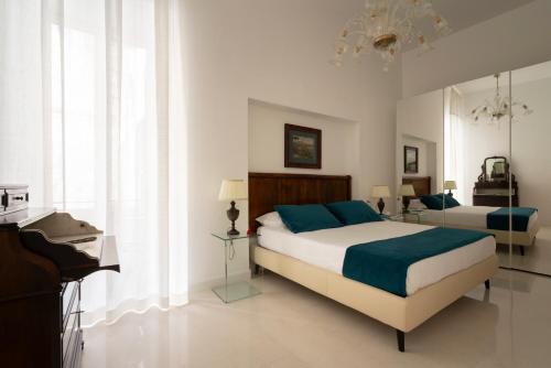 Chiaia Luxury Apartment