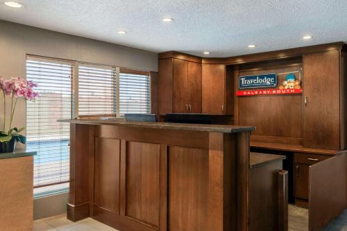 Lobby, Travelodge by Wyndham Calgary South in Calgary (AB) Lobby, Travelodge by Wyndham Calgary South in Calgary (AB)