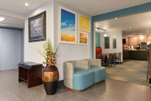 大堂, Days Inn by Wyndham Fort Smith in 史密斯堡 大堂, Days Inn by Wyndham Fort Smith in 史密斯堡