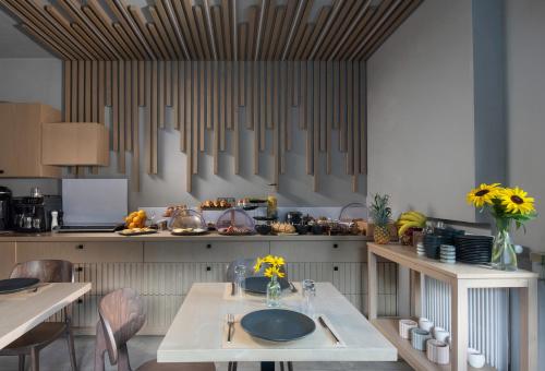 طعام و مشروبات, Evora Luxury Suites in Megalo Chorio طعام و مشروبات, Evora Luxury Suites in Megalo Chorio