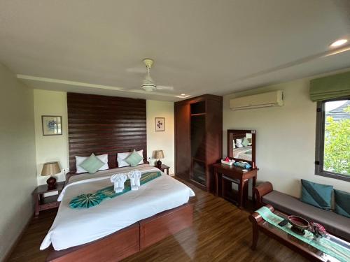 The Hip Resort @ Khao Lak in Haadson Beach The Hip Resort @ Khao Lak in Haadson Beach