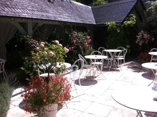 Restaurant, Relais Hotelier Douce France in Veules Les Roses Restaurant, Relais Hotelier Douce France in Veules Les Roses