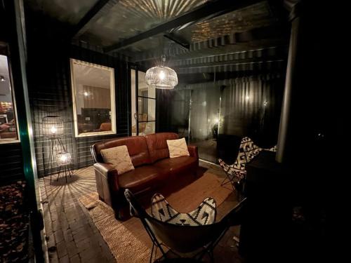 Forest home for 2 to 8 persons including hottub and sauna in Noordenveld Forest home for 2 to 8 persons including hottub and sauna in Noordenveld