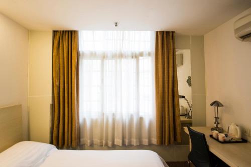 This photo about Motel Guangzhou Huadu North Railway Station shared on HyHotel.com