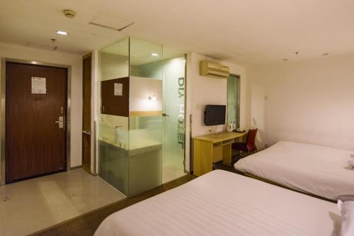 This photo about Motel Guangzhou Huadu North Railway Station shared on HyHotel.com