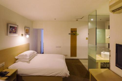 This photo about Motel Guangzhou Huadu North Railway Station shared on HyHotel.com