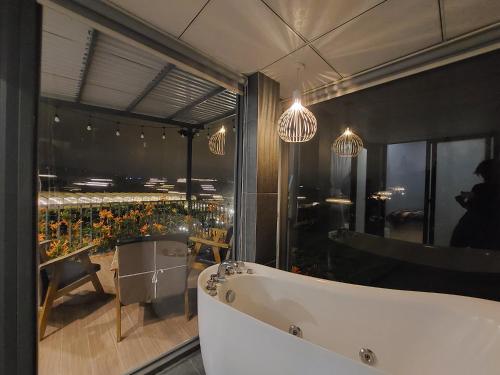 熱水浴缸, JS-Home near 靈福寶塔 熱水浴缸, JS-Home near 靈福寶塔