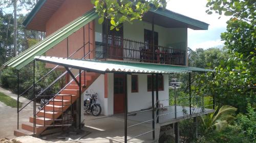 Балкон, Ella Breeze Homestay in Беліхулоя Балкон, Ella Breeze Homestay in Беліхулоя
