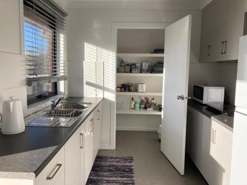 مطبخ, George Town Central BnB new apartment in جورج تاون مطبخ, George Town Central BnB new apartment in جورج تاون