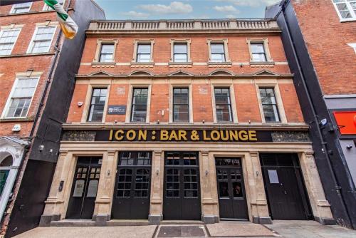 The Icon, Large Group Accommodation - 1 Min From The Square