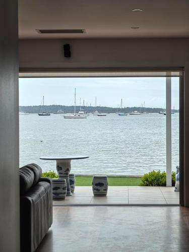 Beachfront Bliss 4BR Villa Direct Beach Access in Sutherland Shire Beachfront Bliss 4BR Villa Direct Beach Access in Sutherland Shire