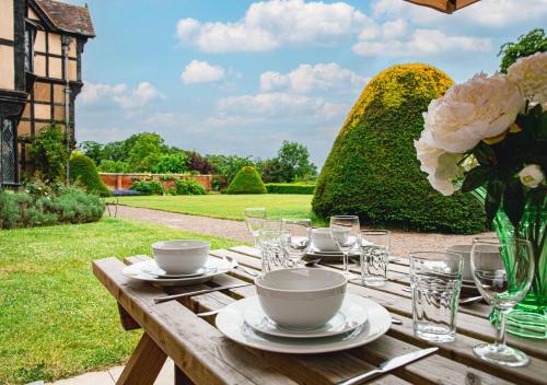 Severn End - 15th Century Manor House! in هانليى كاسل Severn End - 15th Century Manor House! in هانليى كاسل