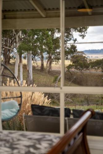 Cooinda, A 3 Bedroom Home Near Mayfield Garden in Oberon Cooinda, A 3 Bedroom Home Near Mayfield Garden in Oberon