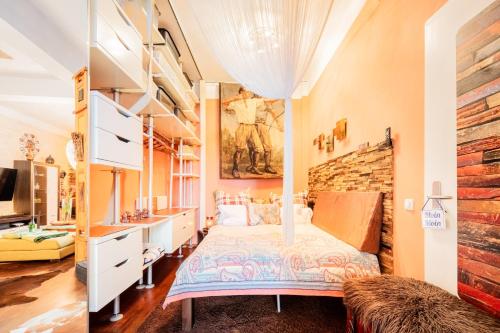 quit and central designer loft with elevator