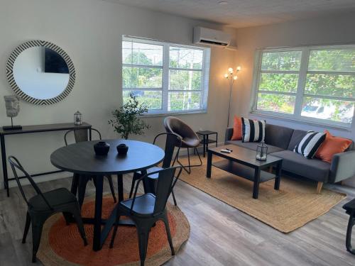 Facilities, Fully equipped Apartments with parking near Cocowalk in Coral Way Facilities, Fully equipped Apartments with parking near Cocowalk in Coral Way
