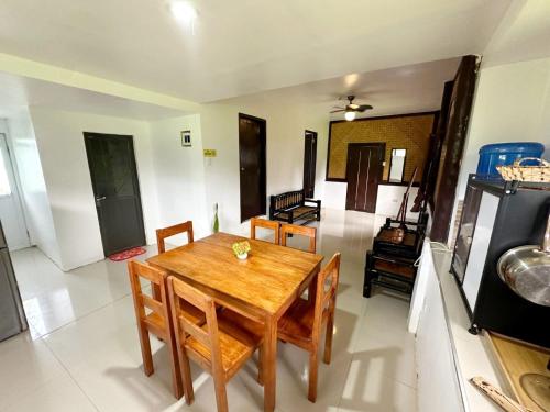Banlaw Garden Resort near Nagtabon Beach Banlaw Garden Resort near Nagtabon Beach