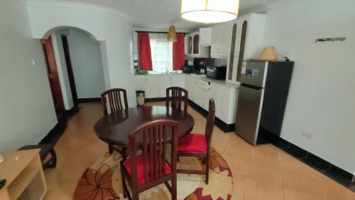 Rosylnn Lonetree ONE Bed in Ruaka Rosylnn Lonetree ONE Bed in Ruaka