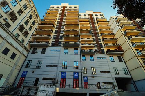 Modern 1BR apt w spacious balcony & a bathtub